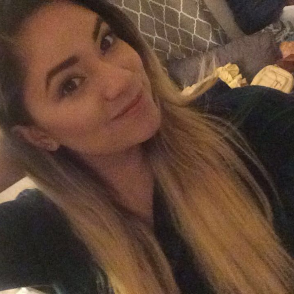 Meet your Posher, Yesenia